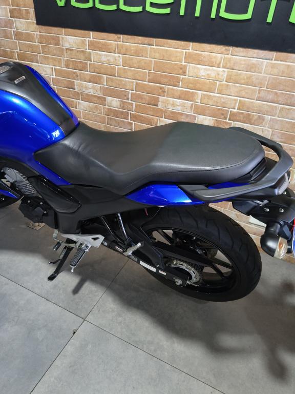 YAMAHA FZ 15 Fazer - Foto