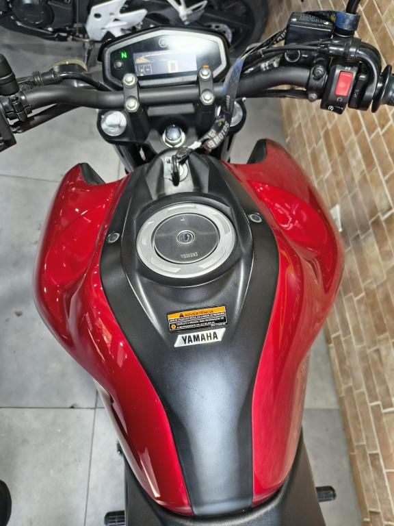 YAMAHA FZ 15 Fazer - Foto