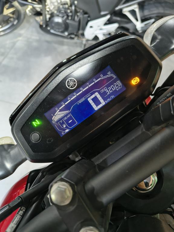 YAMAHA FZ 15 Fazer - Foto