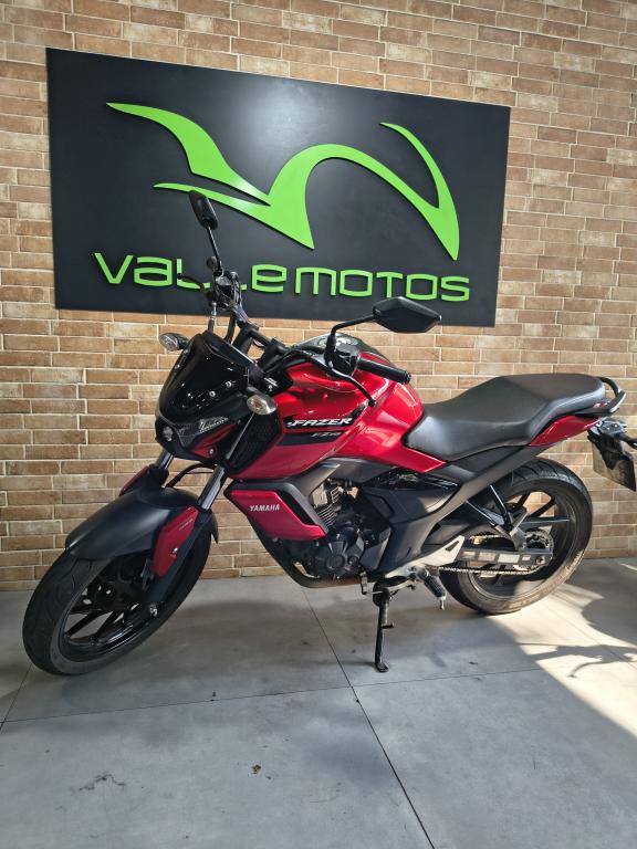 YAMAHA FZ 15 Fazer - Foto
