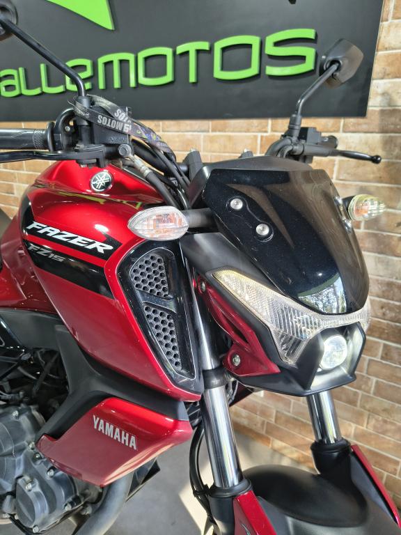 YAMAHA FZ 15 Fazer - Foto