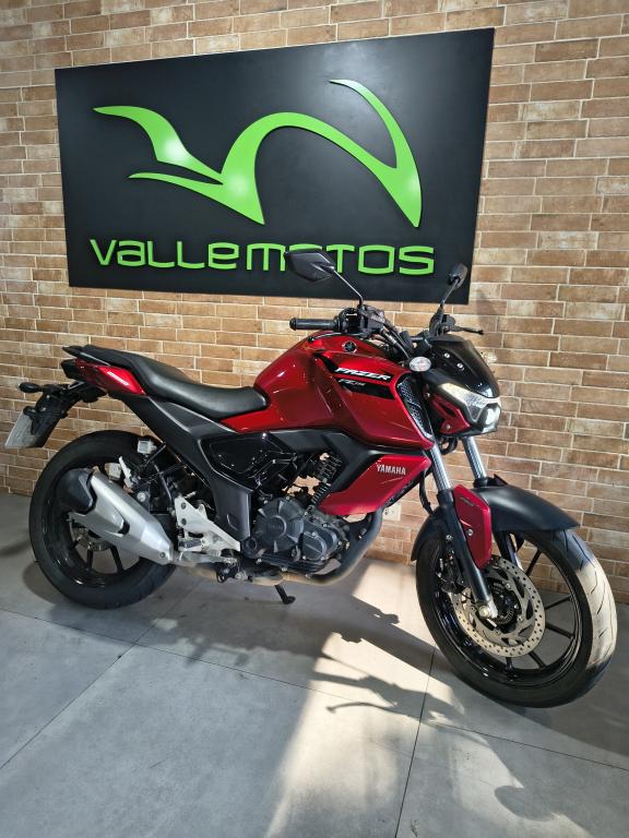 YAMAHA FZ 15 Fazer - Foto