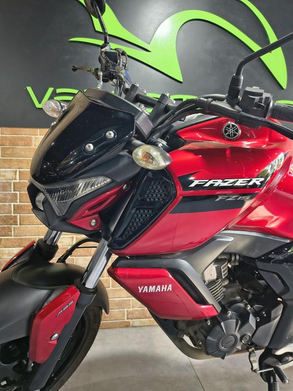YAMAHA FZ 15 Fazer - Foto