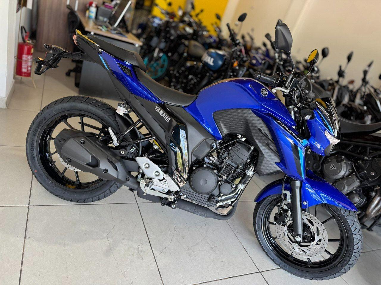 YAMAHA FZ 25 250 Fazer Flex - Foto