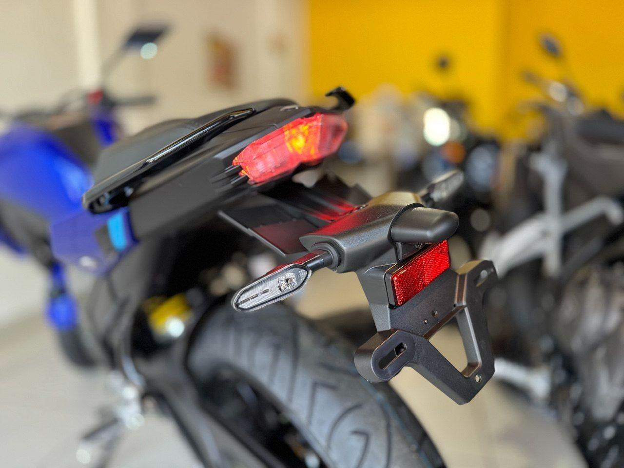 YAMAHA FZ 25 250 Fazer Flex - Foto