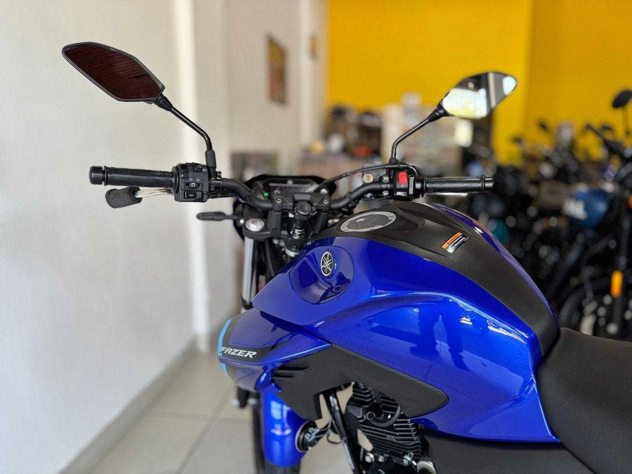 YAMAHA FZ 25 250 Fazer Flex - Foto