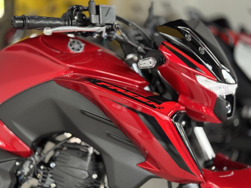YAMAHA FZ 25 250 Fazer Flex - Foto