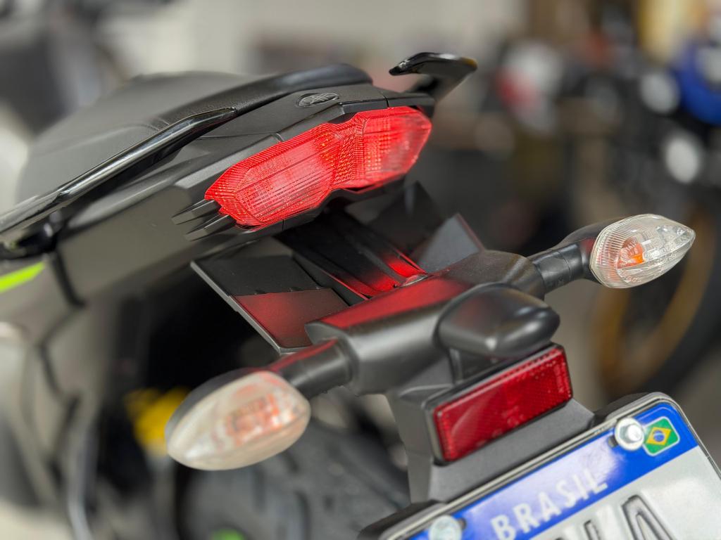 YAMAHA FZ 25 250 Fazer Flex - Foto