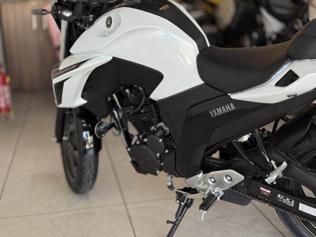 YAMAHA FZ 25 250 Fazer Flex - Foto