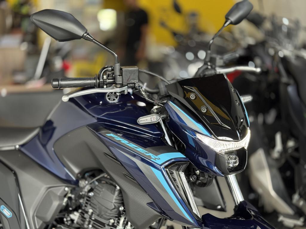 YAMAHA FZ 25 250 Fazer Flex - Foto