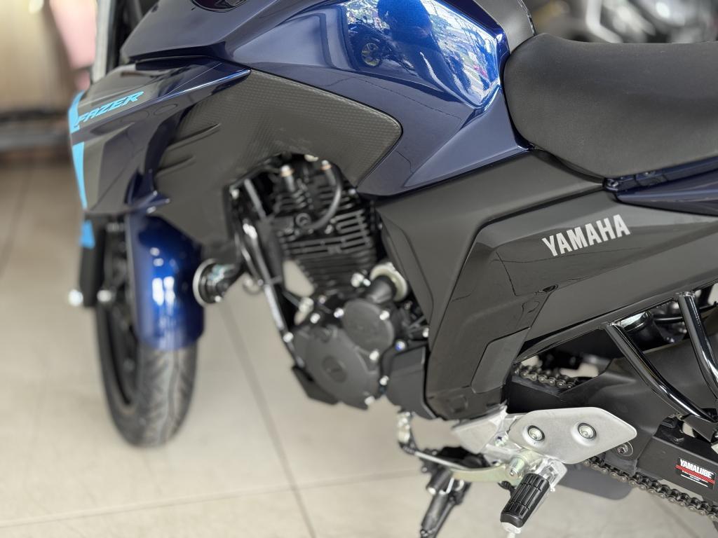YAMAHA FZ 25 250 Fazer Flex - Foto