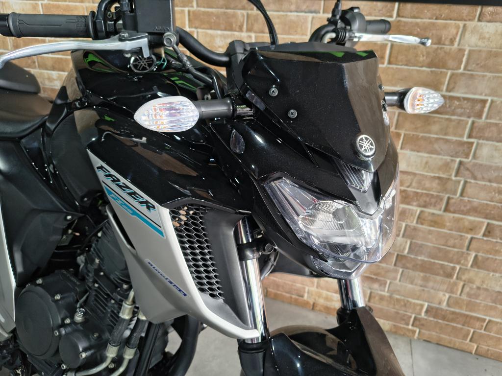 YAMAHA FZ 25 250 Fazer Flex - Foto