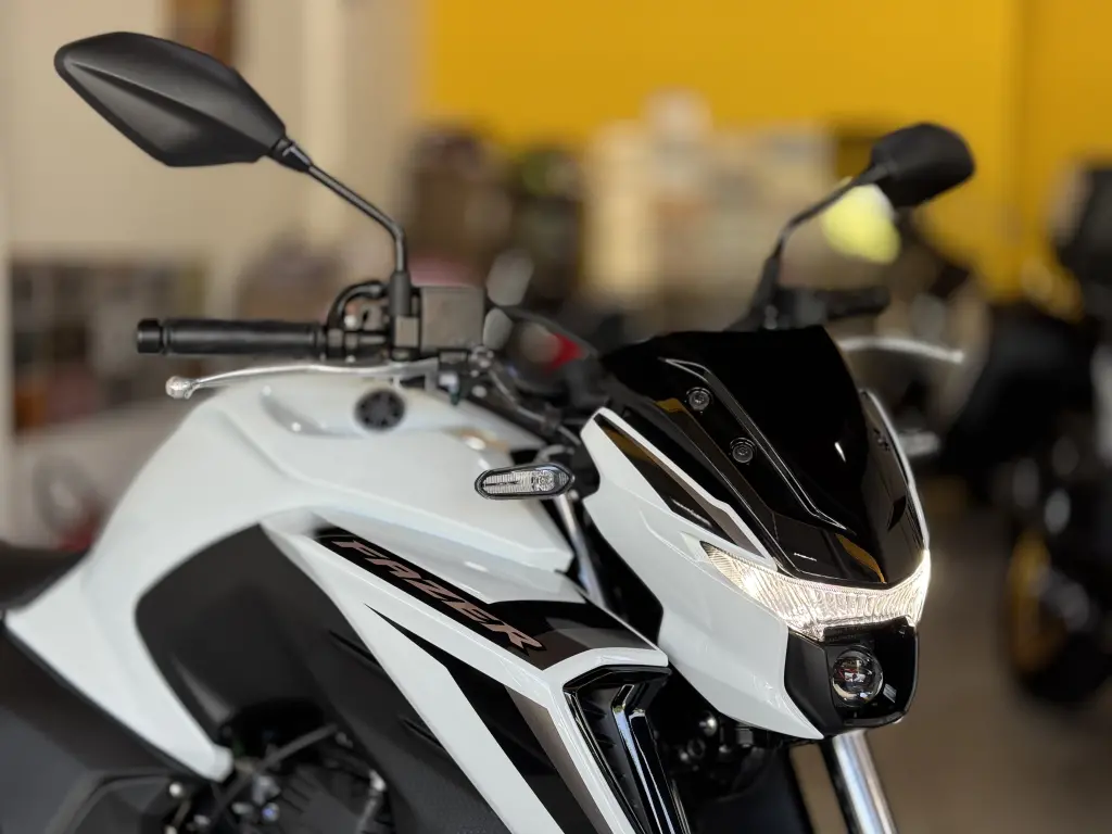 YAMAHA FZ 25 250 Fazer Flex - Foto
