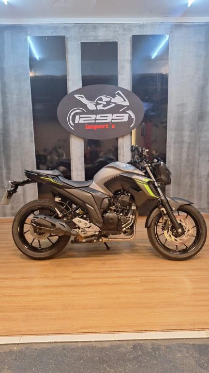 YAMAHA FZ 25 250 Fazer Flex - Foto