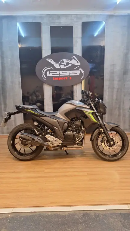YAMAHA FZ 25 250 Fazer Flex - Foto