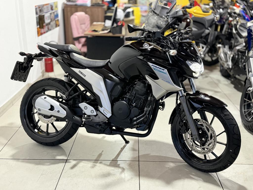 YAMAHA FZ 25 250 Fazer Flex