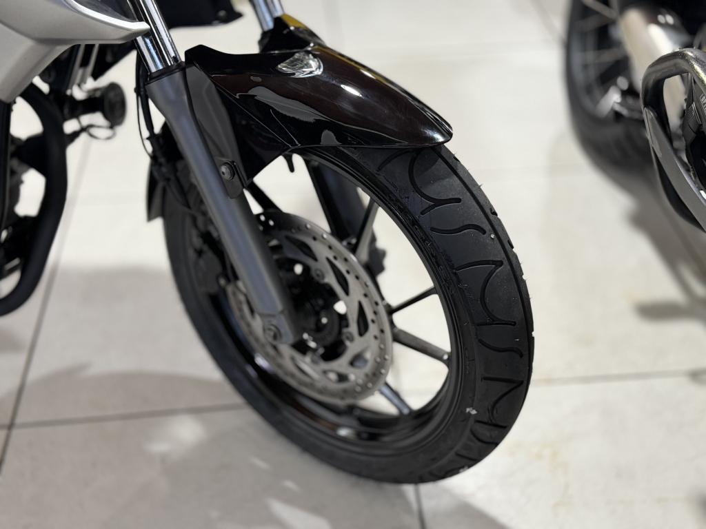 YAMAHA FZ 25 250 Fazer Flex - Foto