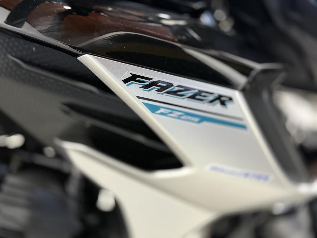 YAMAHA FZ 25 250 Fazer Flex - Foto