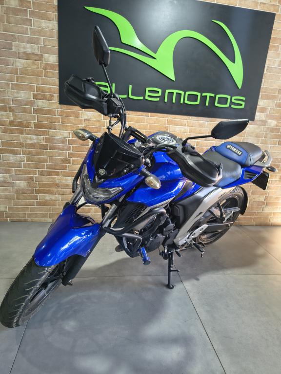 YAMAHA FZ 25 250 Fazer Flex - Foto