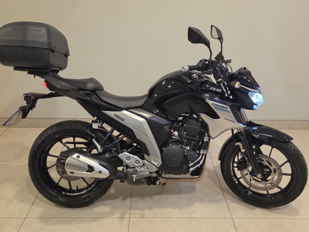 YAMAHA FZ 25 250 Fazer Flex - Foto