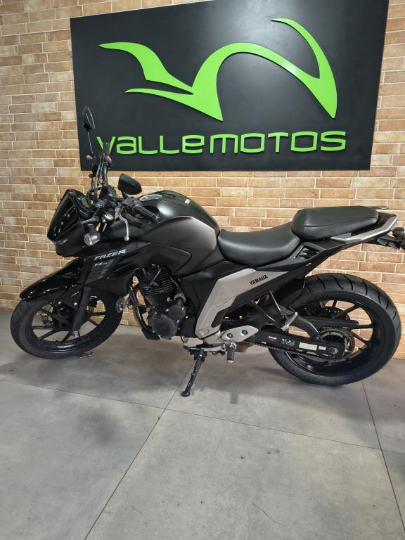 YAMAHA FZ 25 250 Fazer Flex - Foto