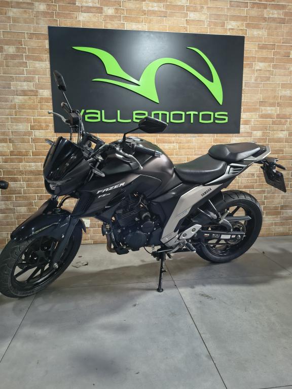 YAMAHA FZ 25 250 Fazer Flex - Foto
