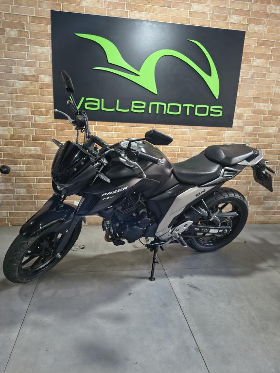YAMAHA FZ 25 250 Fazer Flex - Foto
