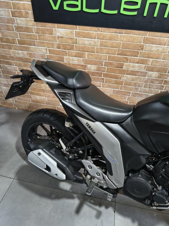 YAMAHA FZ 25 250 Fazer Flex - Foto