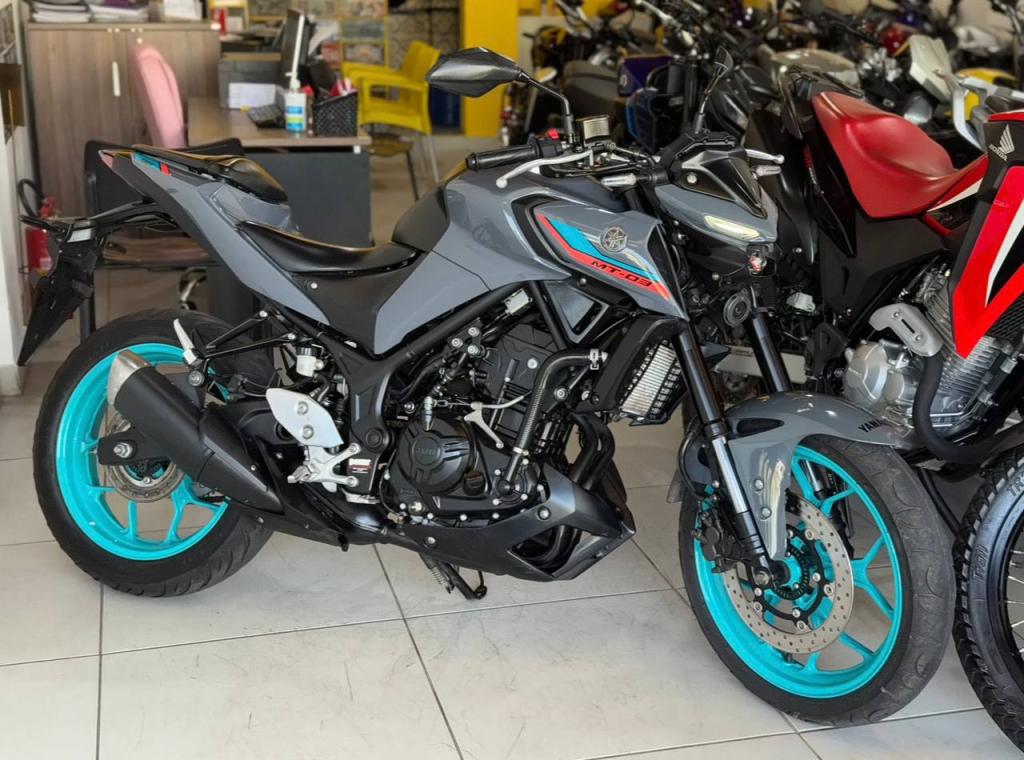 YAMAHA MT-03 300 - Foto