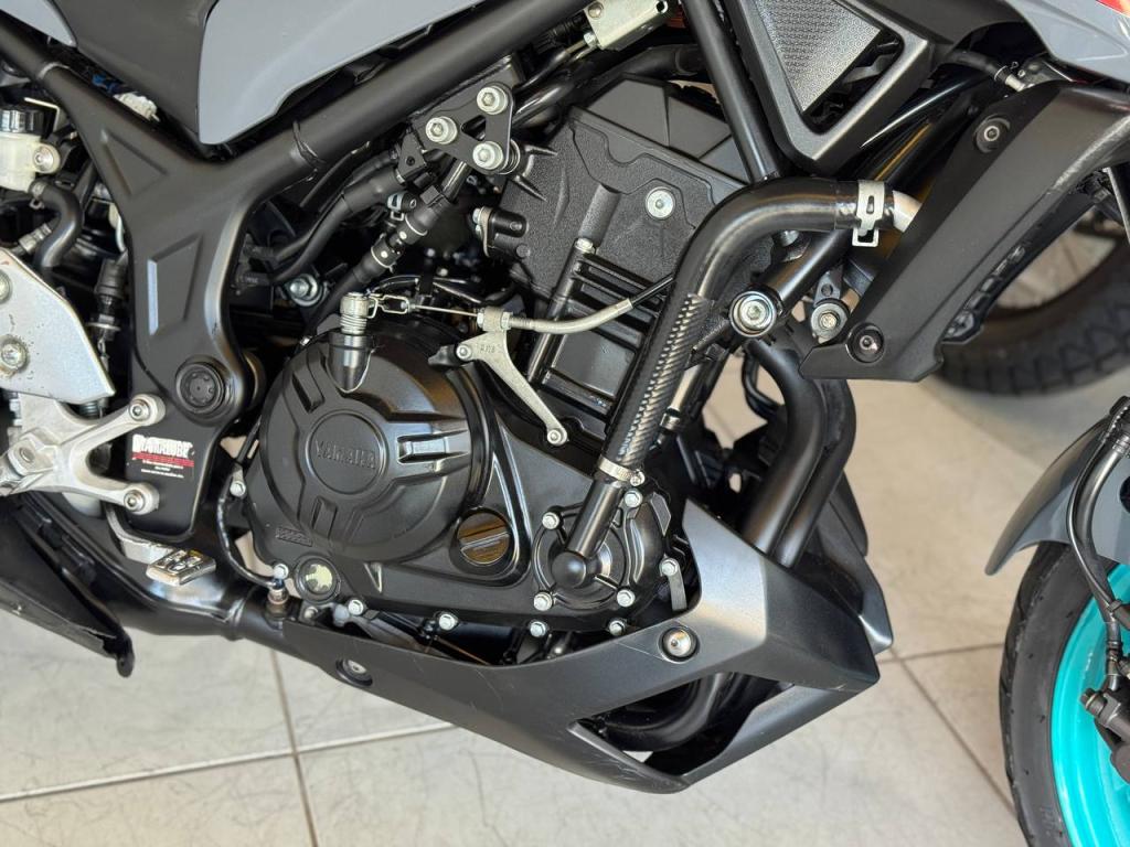 YAMAHA MT-03 300 - Foto