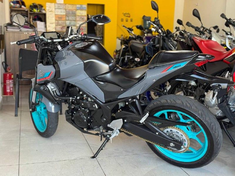 YAMAHA MT-03 300 - Foto