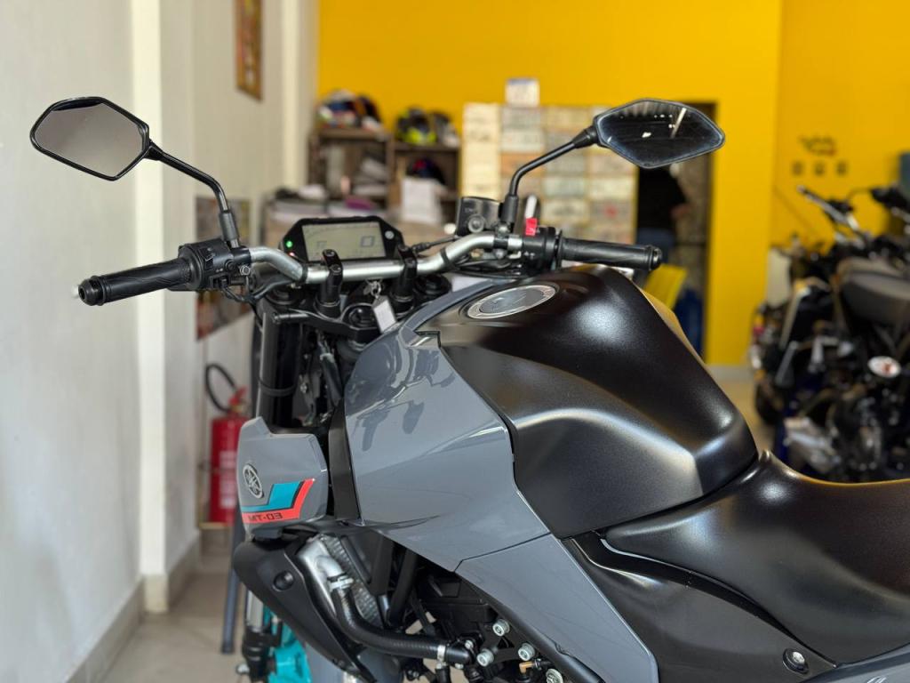 YAMAHA MT-03 300 - Foto