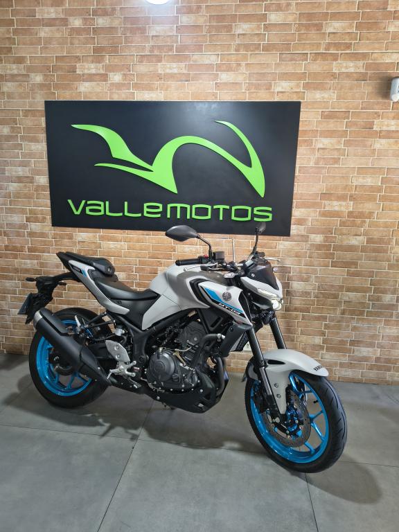 YAMAHA MT-03 300 - Foto