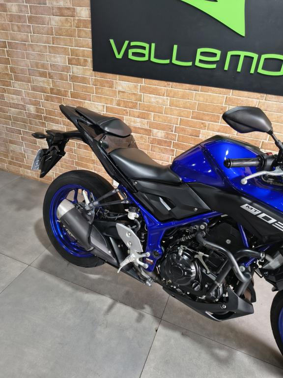 YAMAHA MT-03 300 - Foto