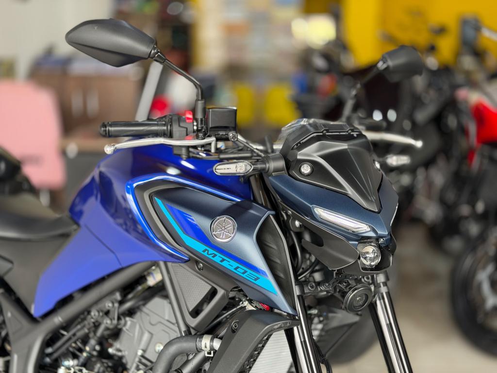 YAMAHA MT-03 300 - Foto