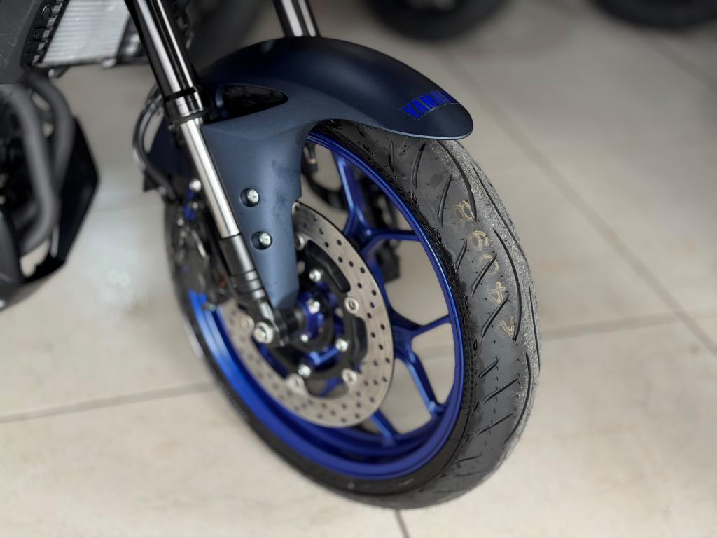 YAMAHA MT-03 300 - Foto