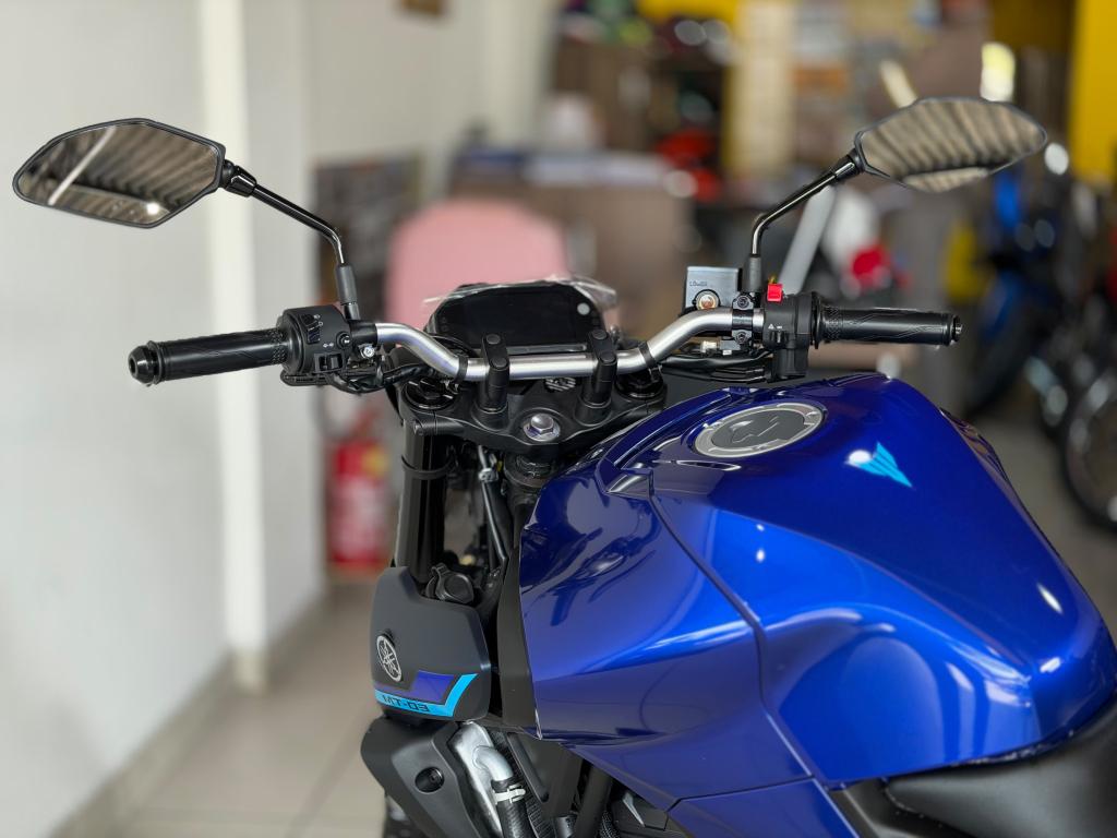 YAMAHA MT-03 300 - Foto