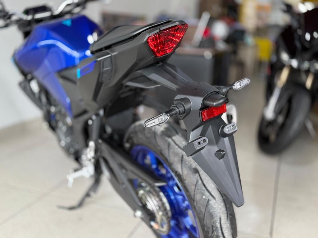 YAMAHA MT-03 300 - Foto