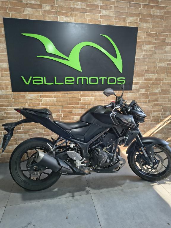 YAMAHA MT-03 300 - Foto