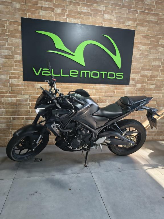YAMAHA MT-03 300 - Foto