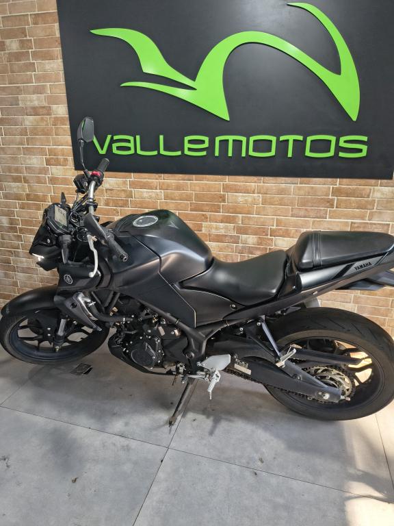 YAMAHA MT-03 300 - Foto
