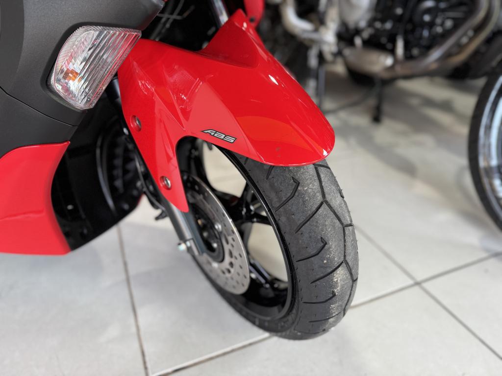 YAMAHA NMax 160 - Foto