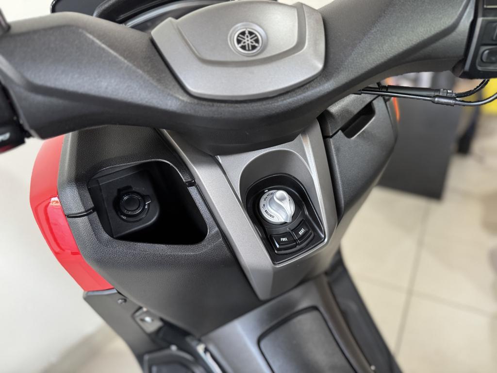 YAMAHA NMax 160 - Foto