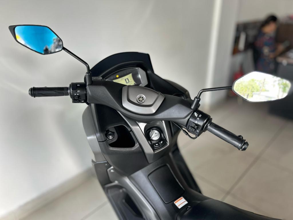 YAMAHA NMax 160 - Foto