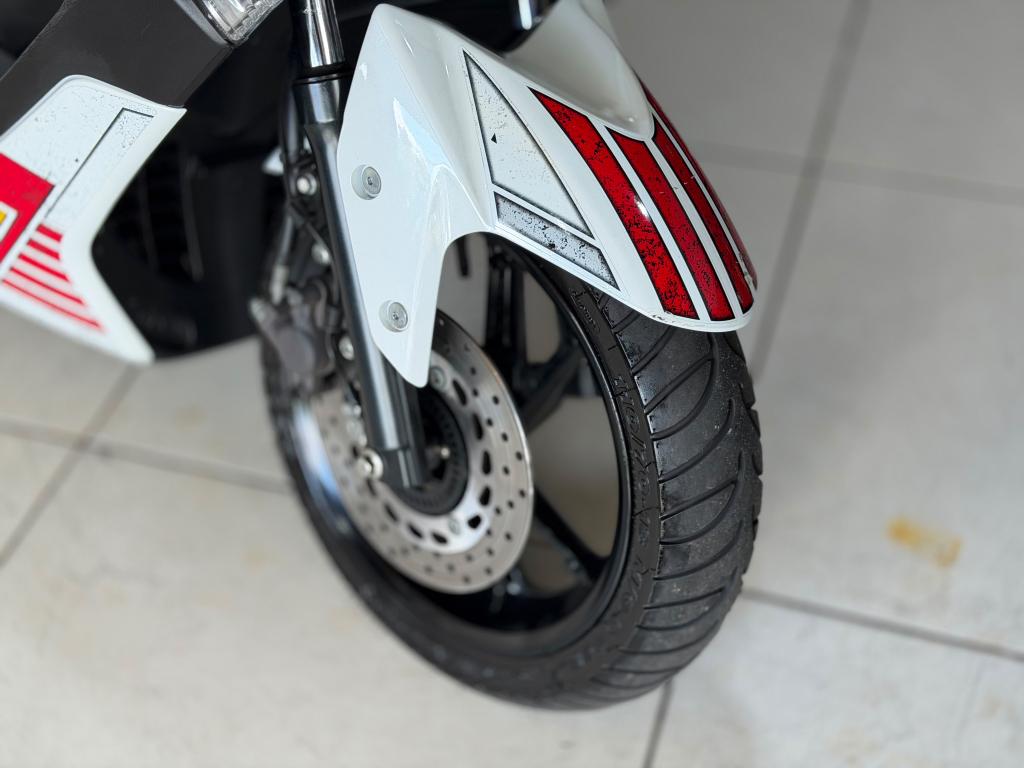 YAMAHA NMax 160 - Foto