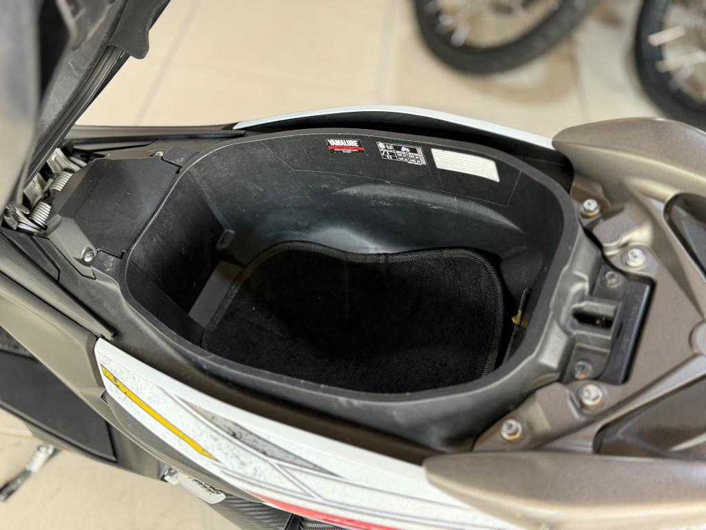YAMAHA NMax 160 - Foto