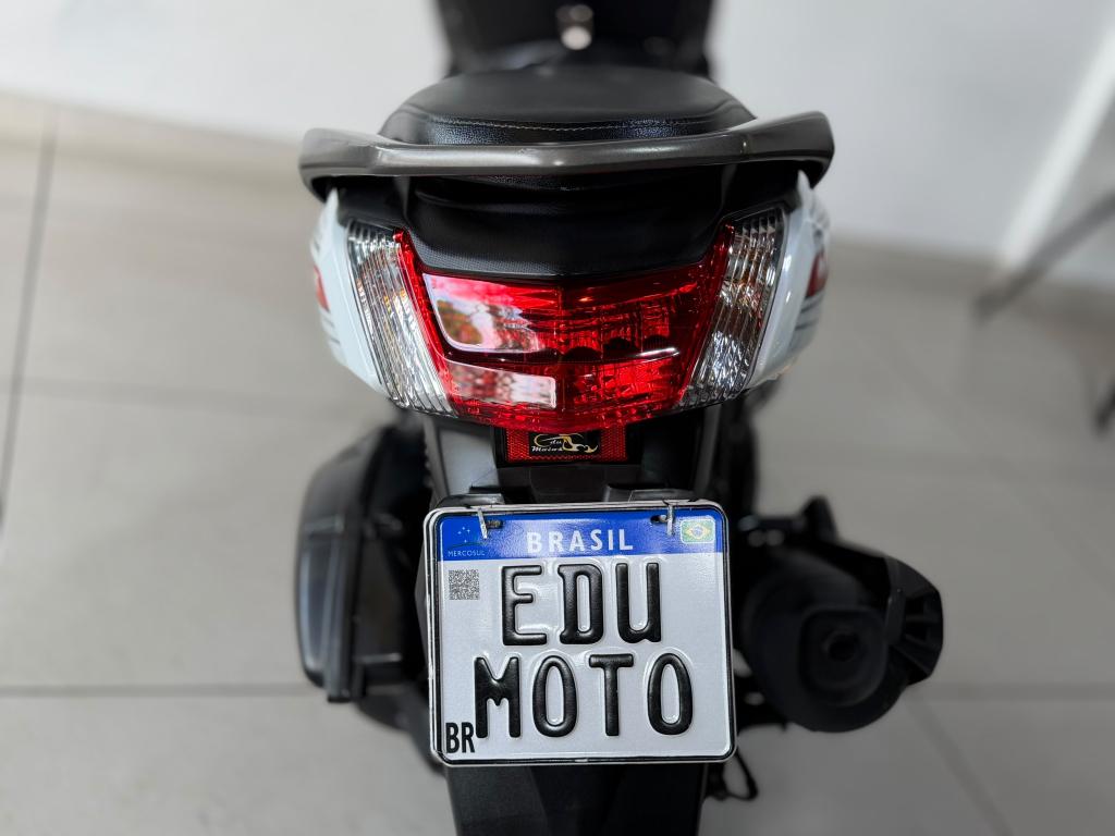 YAMAHA NMax 160 - Foto