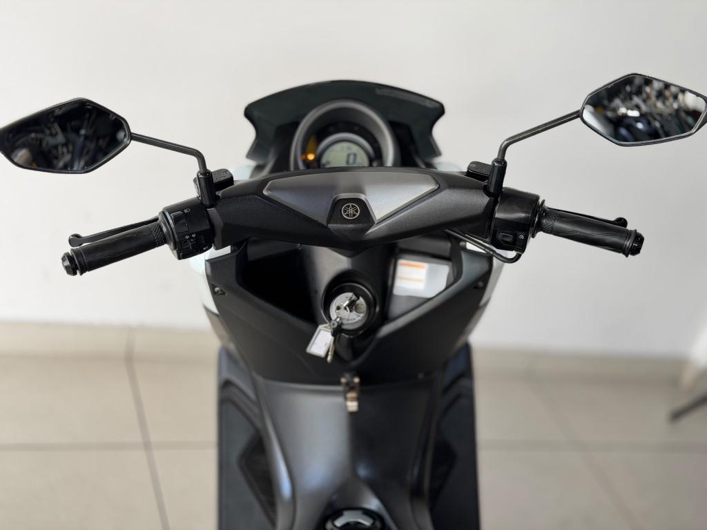 YAMAHA NMax 160 - Foto