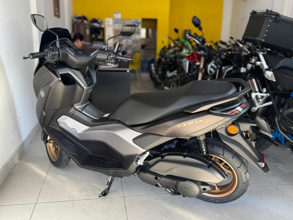 YAMAHA NMax 160 - Foto