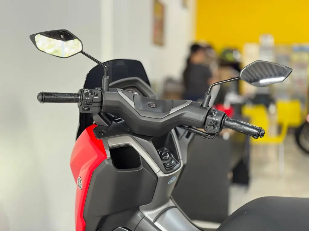 YAMAHA NMax 160 - Foto